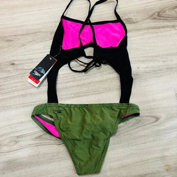 Speedo - One Piece Tie-Back Swimsuit, Size 8/34, Brand New with Tags! - Picture 4 of 4